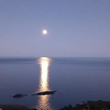 Couette-café Le Cézanne 3*